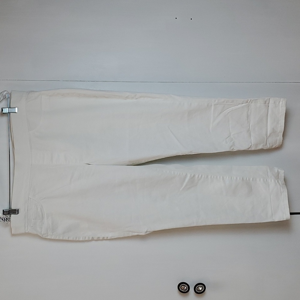 Bandolino White Stretchy Pull on Capri Pants Neutral Minimalist Beachy Sz.14